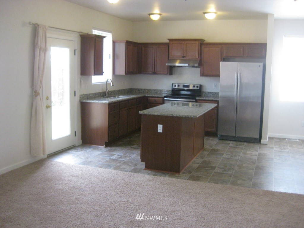 5008 Northeast 5th Place Renton, WA 98059 - Photo 12 of 24 Gallery Image 12