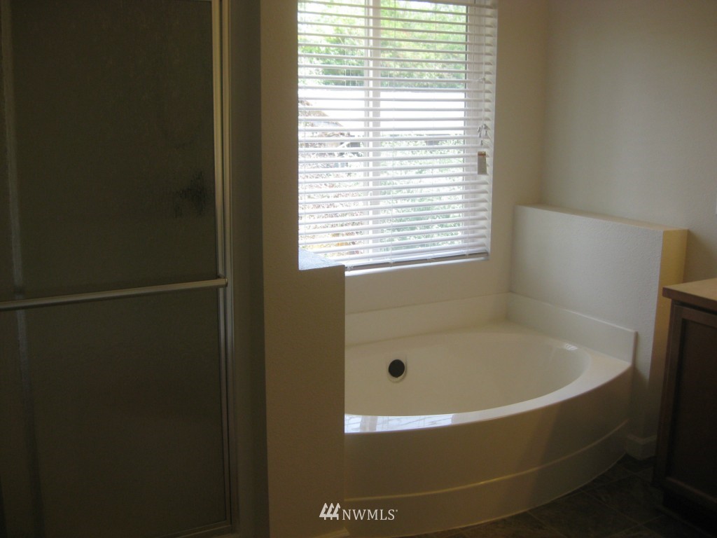 5008 Northeast 5th Place Renton, WA 98059 - Photo 15 of 24 Gallery Image 15