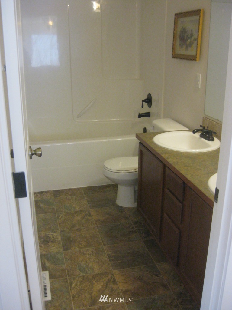 5008 Northeast 5th Place Renton, WA 98059 - Photo 19 of 24 Gallery Image 19