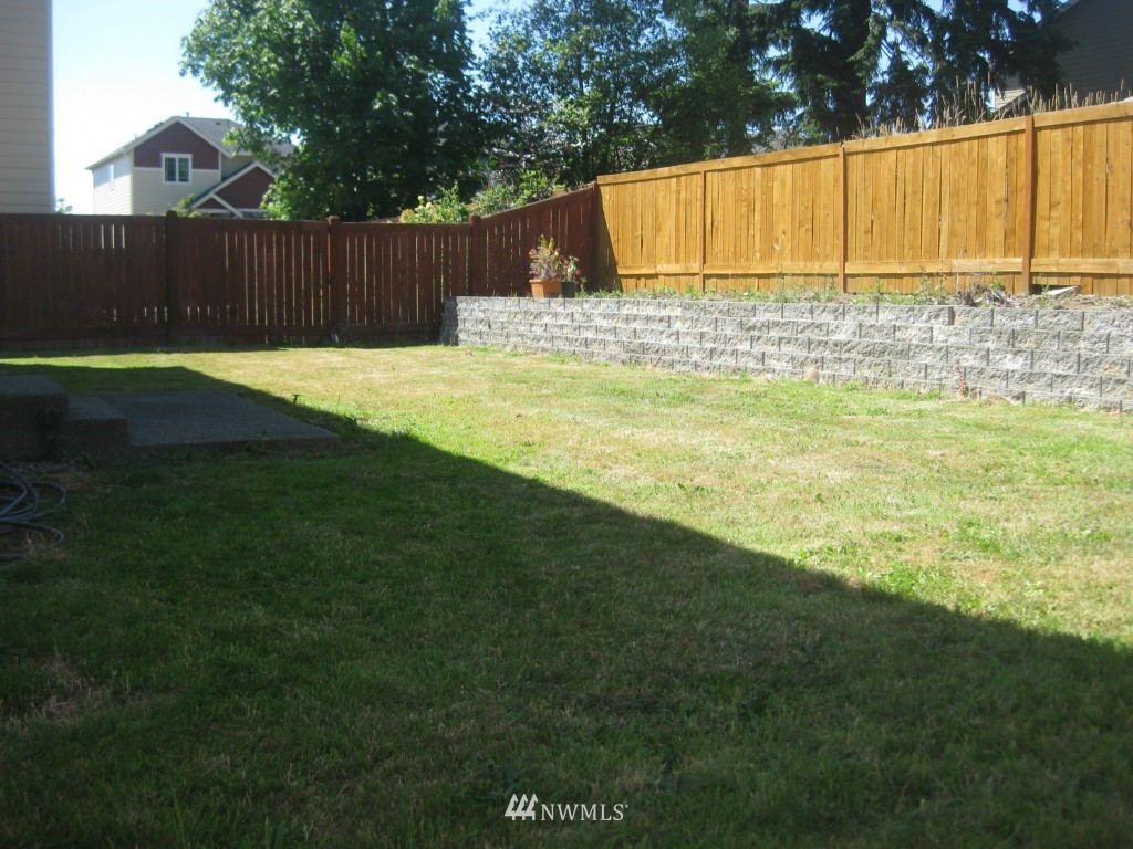 5008 Northeast 5th Place Renton, WA 98059 - Photo 3 of 24 Gallery Image 3