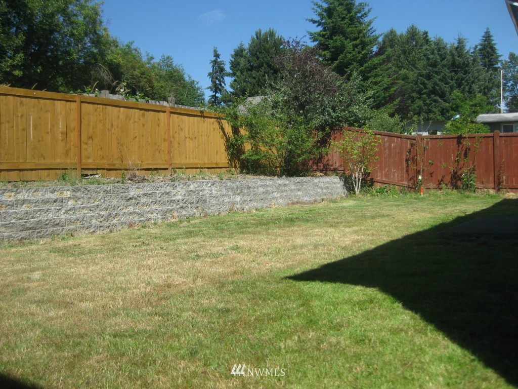 5008 Northeast 5th Place Renton, WA 98059 - Photo 4 of 24 Gallery Image 4