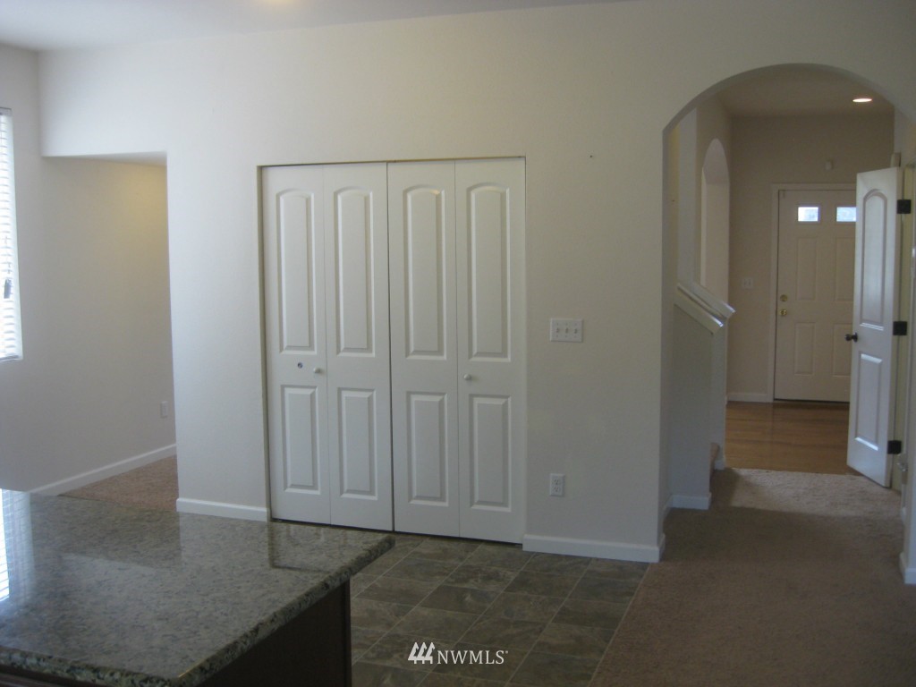 5008 Northeast 5th Place Renton, WA 98059 - Photo 7 of 24 Gallery Image 7