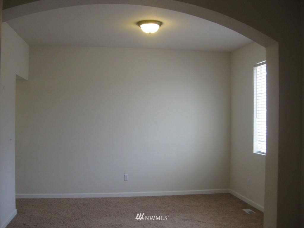 5008 Northeast 5th Place Renton, WA 98059 - Photo 9 of 24 Gallery Image 9
