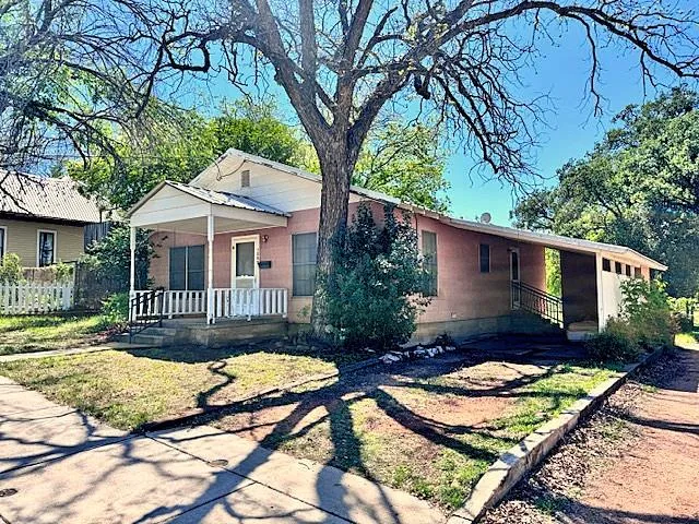 $189,500 | 1205 Ford Street, Llano, TX 78643