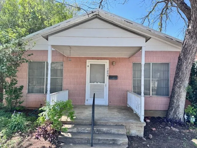 $189,500 | 1205 Ford Street, Llano, TX 78643