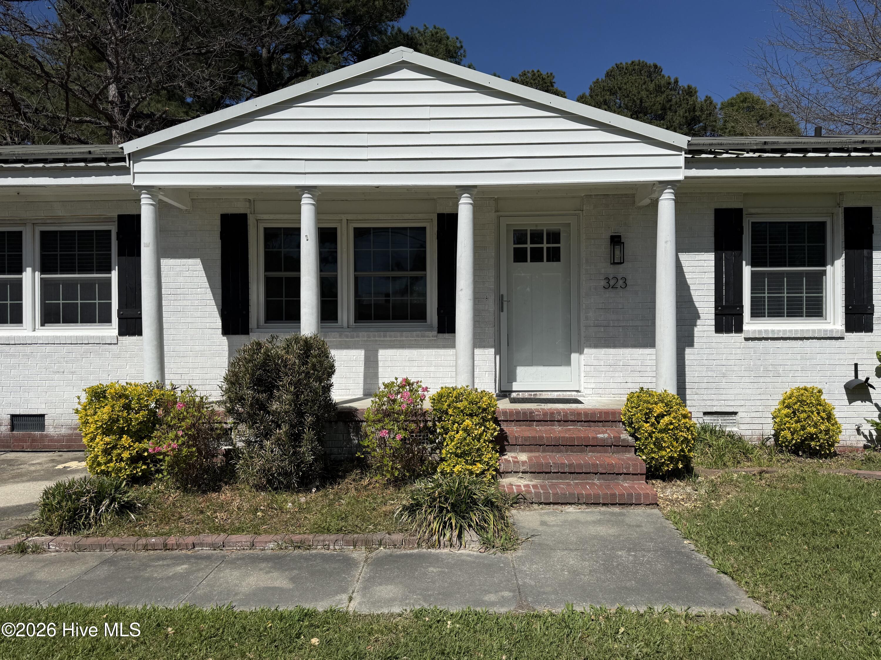 323 Cardinal Road Jacksonville, NC 28546 - Photo 2 of 22 323 Cardinal Road, Jacksonville, NC