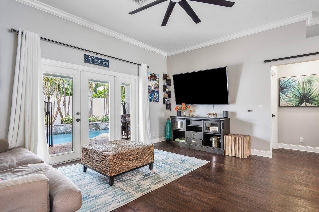 6454 Foster Street Jupiter, FL 33458 - Photo 13 of 34 013-6454FosterStreet-Jupiter-FL-33458-SM