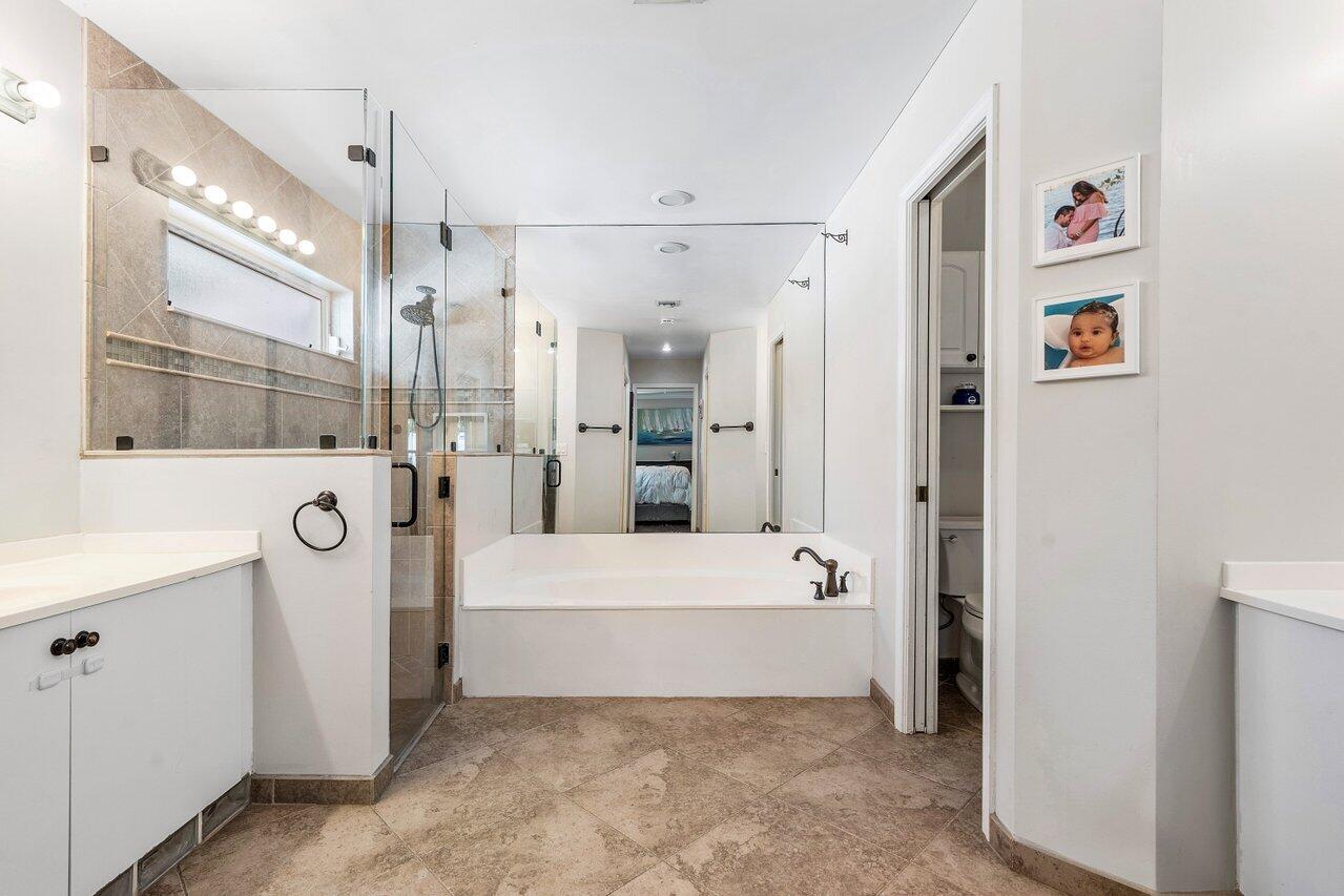 6454 Foster Street Jupiter, FL 33458 - Photo 17 of 34 017-6454FosterStreet-Jupiter-FL-33458-SM