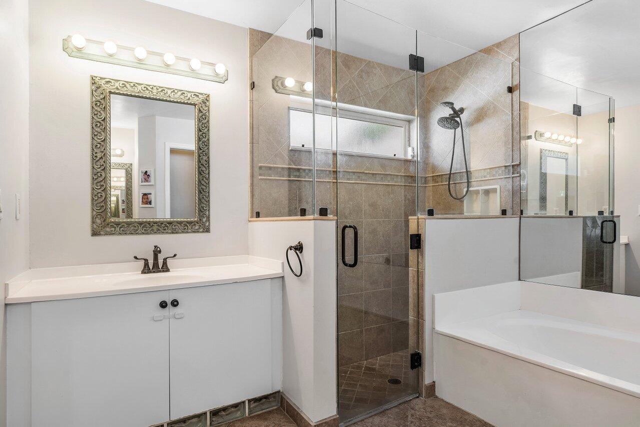 6454 Foster Street Jupiter, FL 33458 - Photo 18 of 34 018-6454FosterStreet-Jupiter-FL-33458-SM