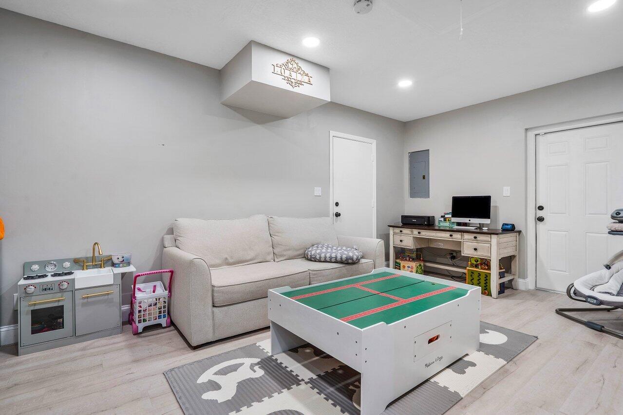 6454 Foster Street Jupiter, FL 33458 - Photo 23 of 34 fr