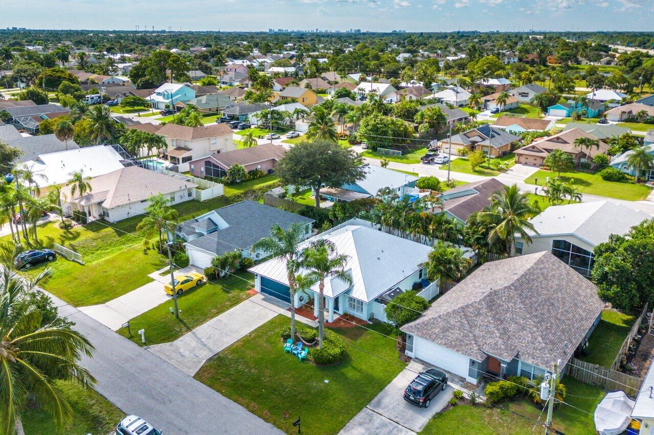 6454 Foster Street Jupiter, FL 33458 - Photo 31 of 34 032-6454FosterStreet-Jupiter-FL-33458-SM