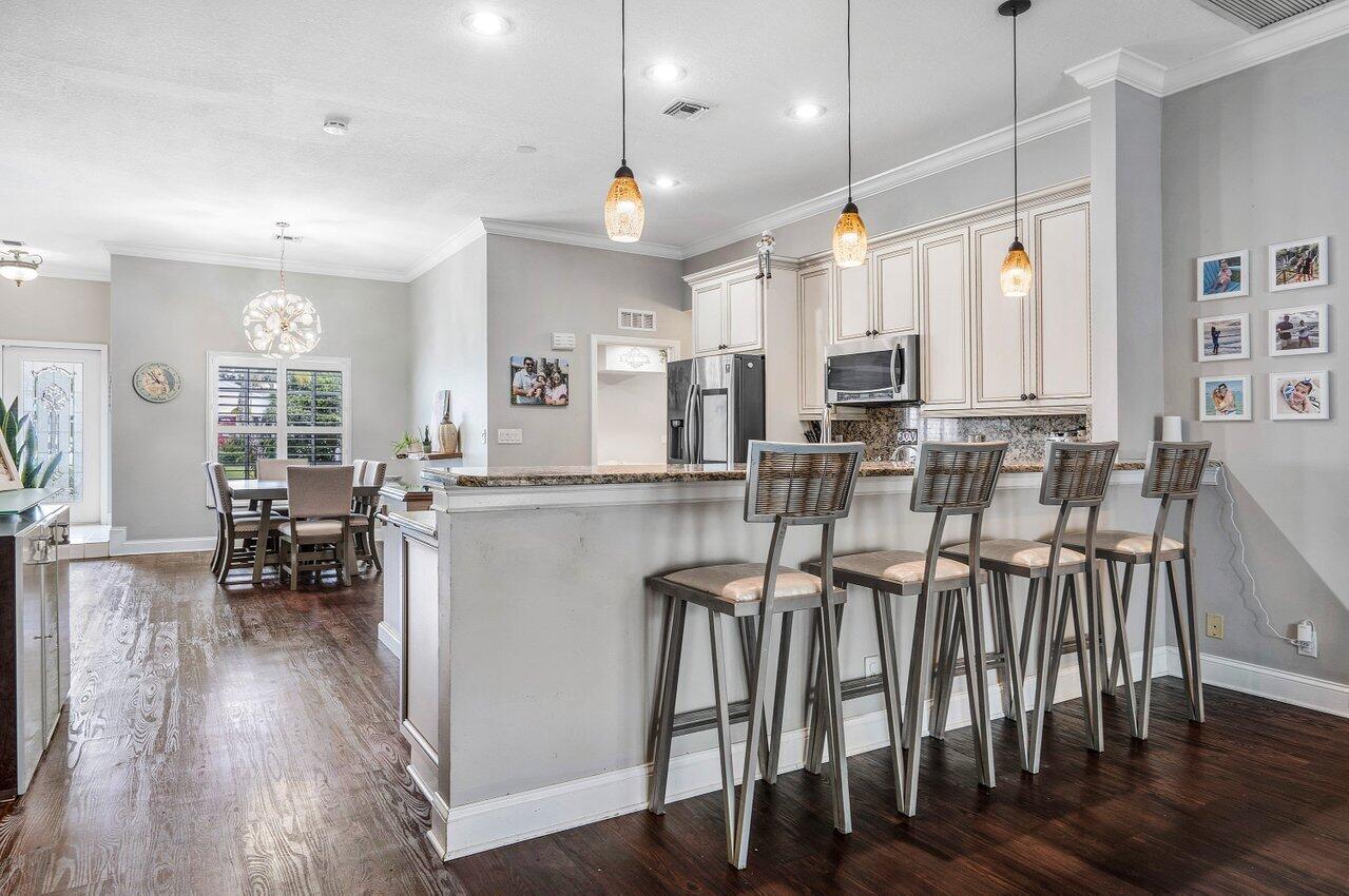 6454 Foster Street Jupiter, FL 33458 - Photo 7 of 34 007-6454FosterStreet-Jupiter-FL-33458-SM