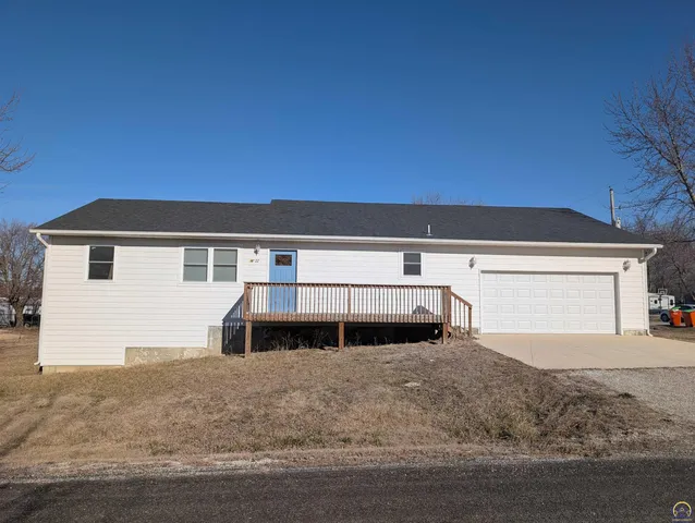 $295,000 | 22 East Dickinson Street, Lebo, KS 66856