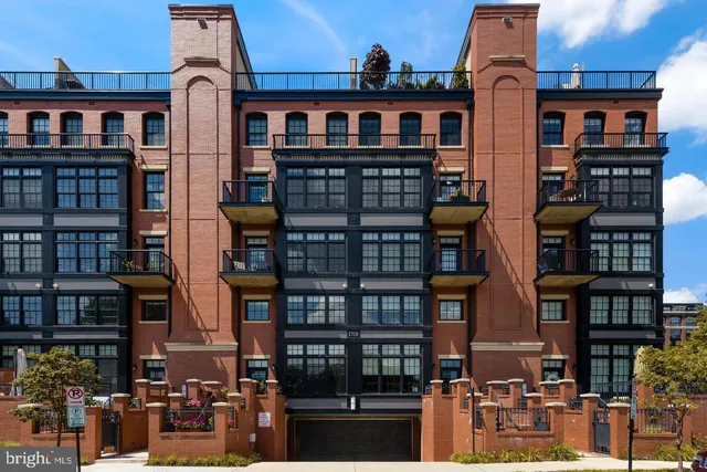 $6,400 | 1701 16th Street North, Unit 344, Arlington, VA 22209