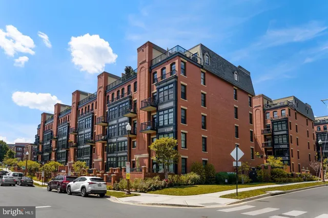 $6,400 | 1701 16th Street North, Unit 344, Arlington, VA 22209