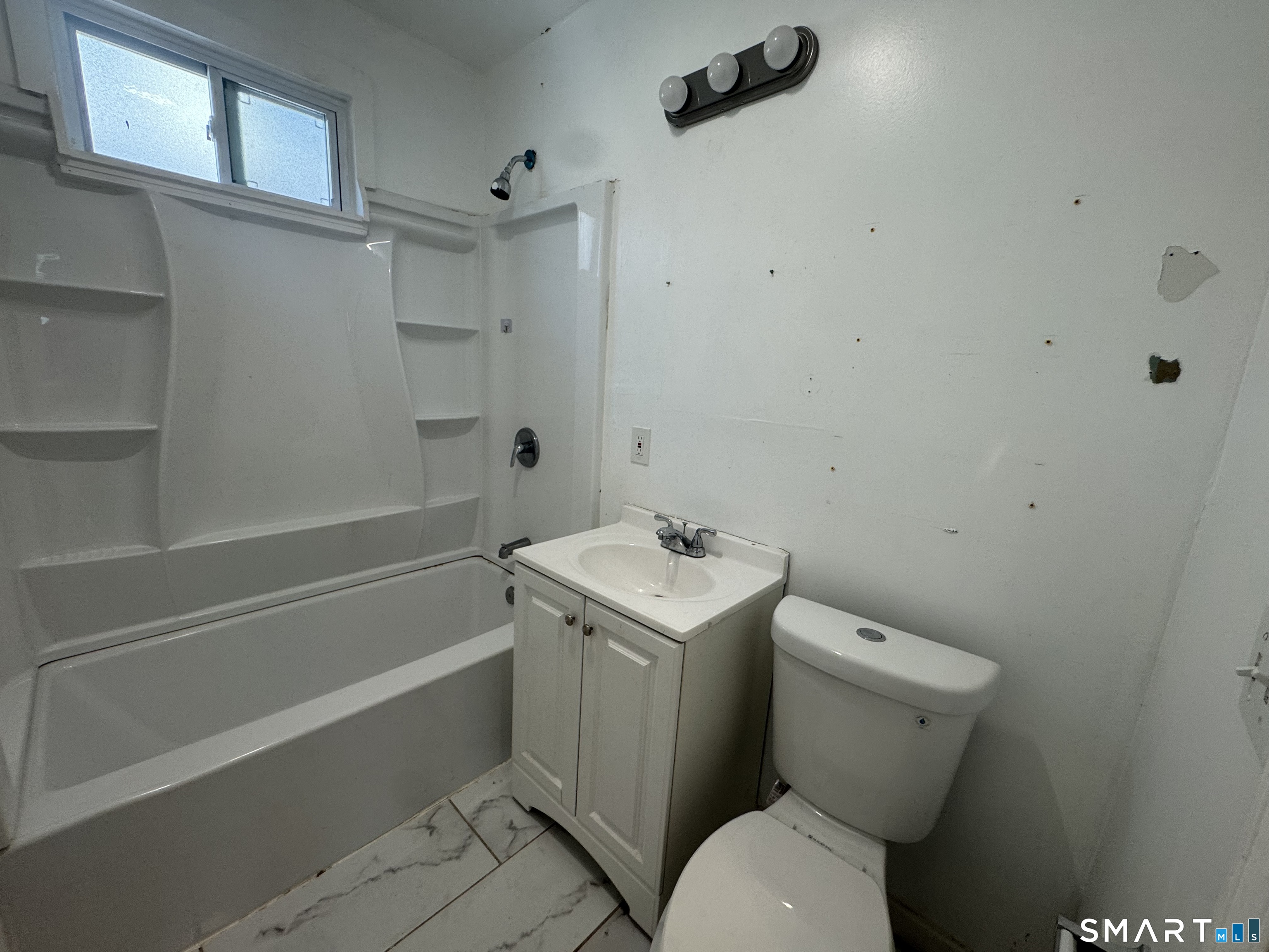142 Adams Street Hartford, CT 06112 - Photo 4 of 14 2nd floor