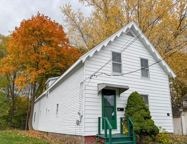 $229,000 | 339 Essex Street, Bangor, ME 04401