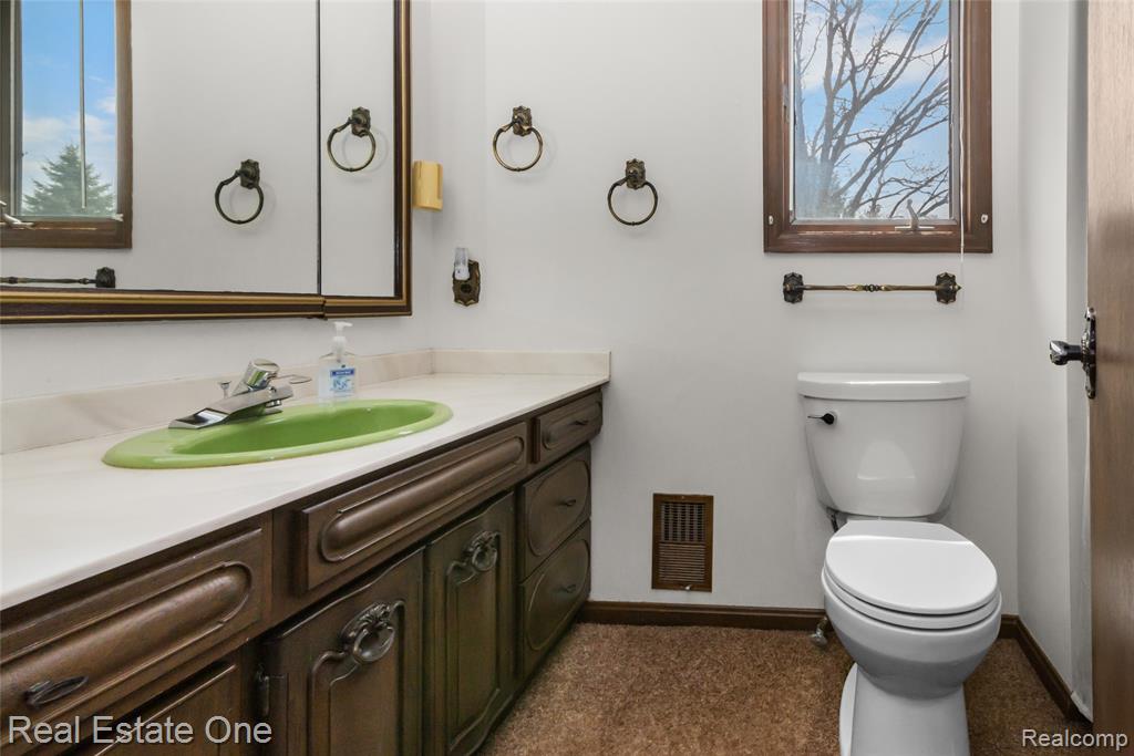 9050 Earhart Road South Lyon, MI 48178 - Photo 28 of 55