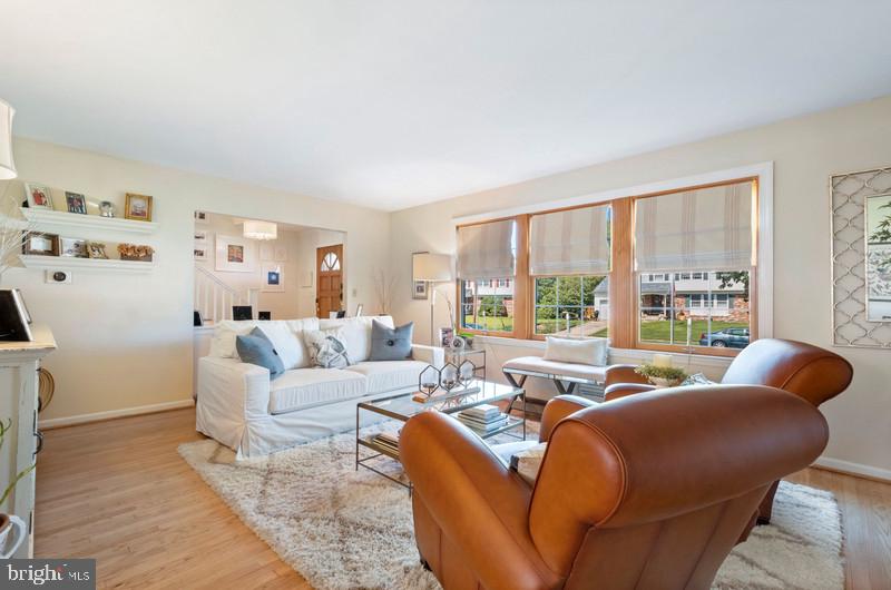 13 Champlain Road Marlton, NJ 08053 - Photo 7 of 38 Living Room