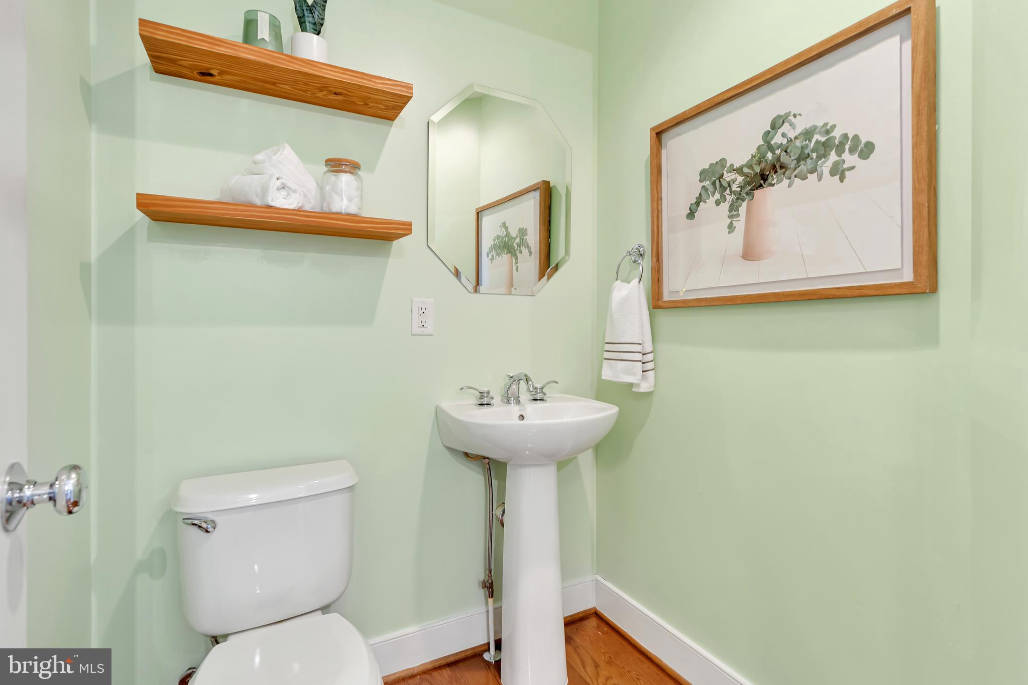 1005 5th Street Southeast Washington, DC 20003 - Photo 7 of 40