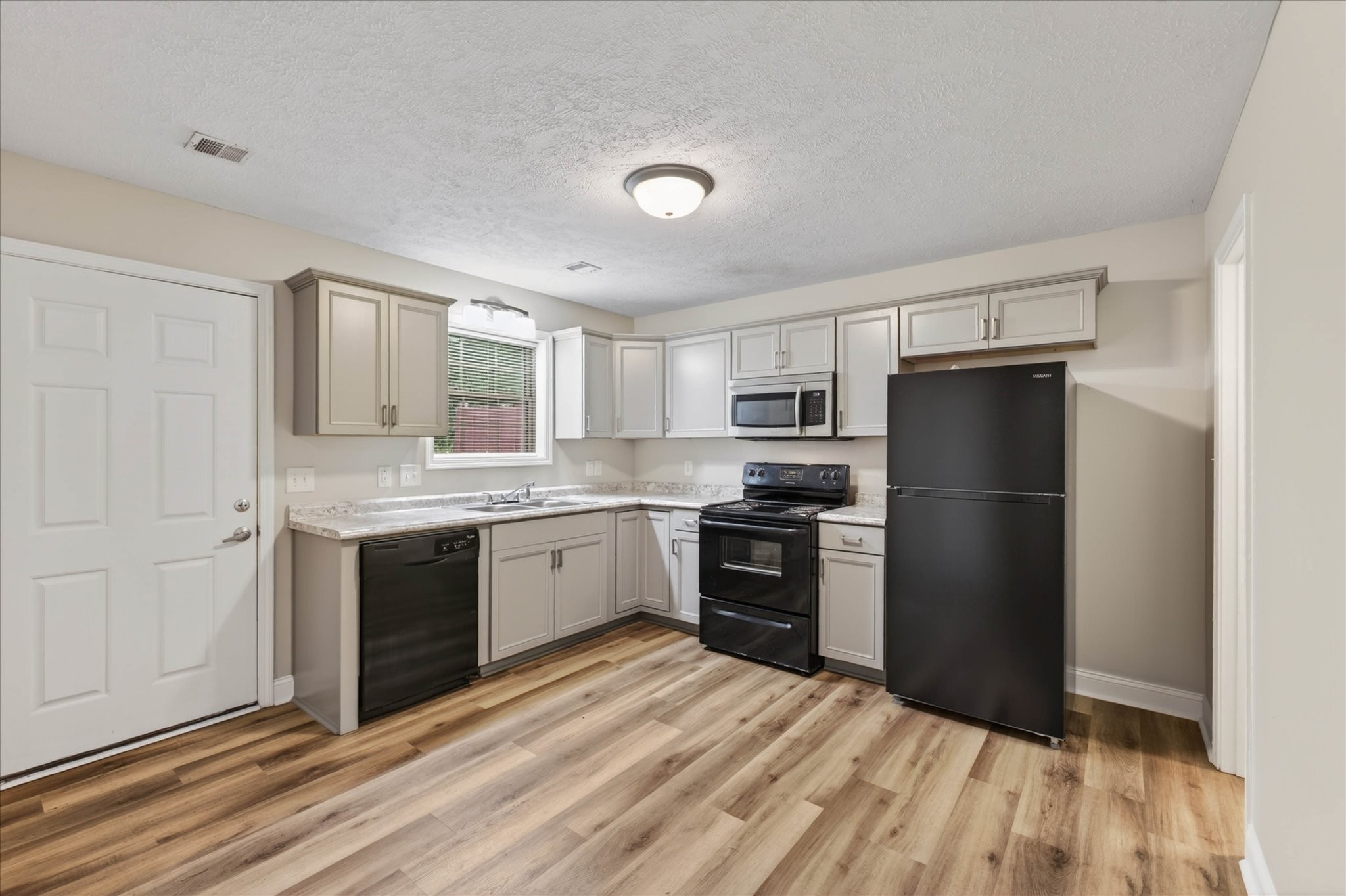 333 Rossview Road, Unit A Clarksville, TN 37043 - Photo 10 of 26