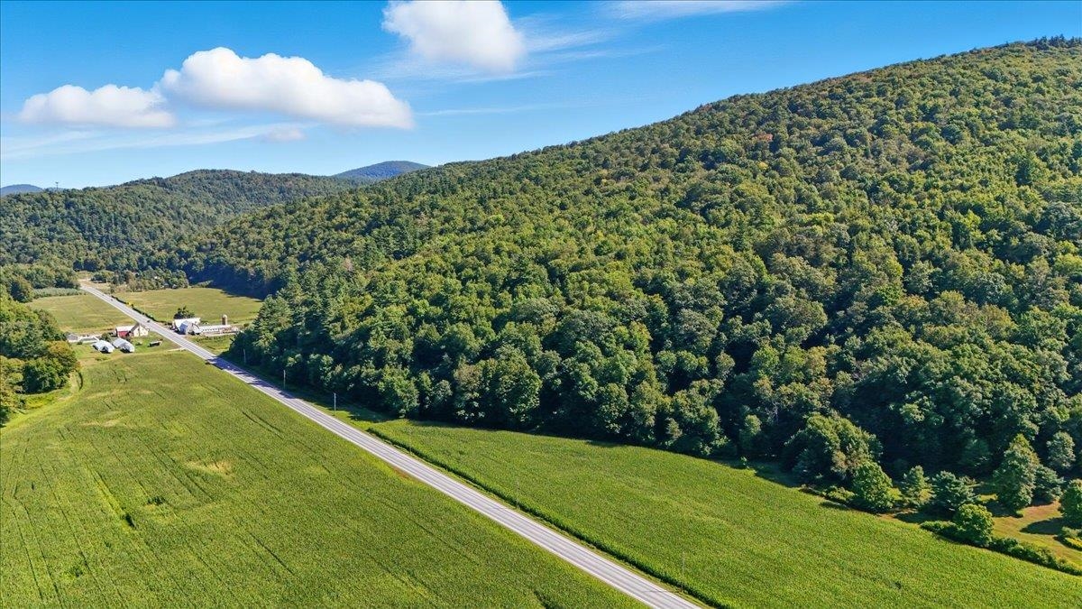 1433 North 116 Road, Unit B Bristol, VT 05443 - Photo 13 of 60