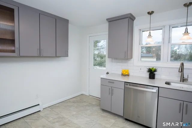 $379,000 | 291 Cartpath Drive, Meriden, CT 06450