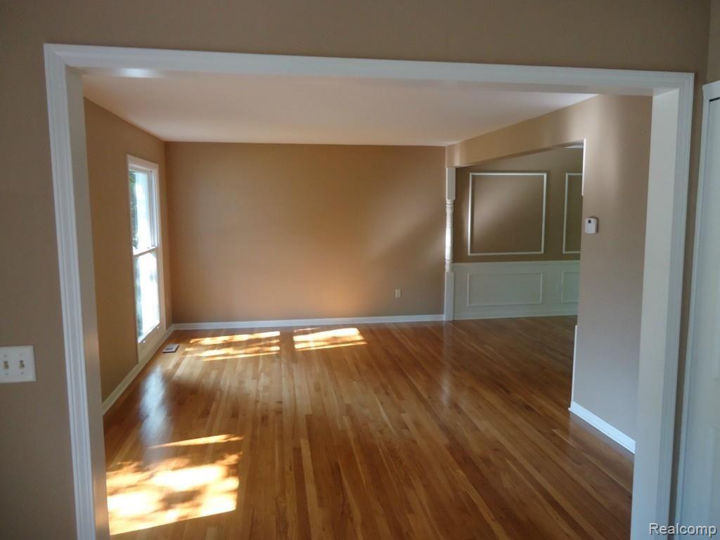 25918 Branchaster Road Farmington Hills, MI 48336 - Photo 9 of 36