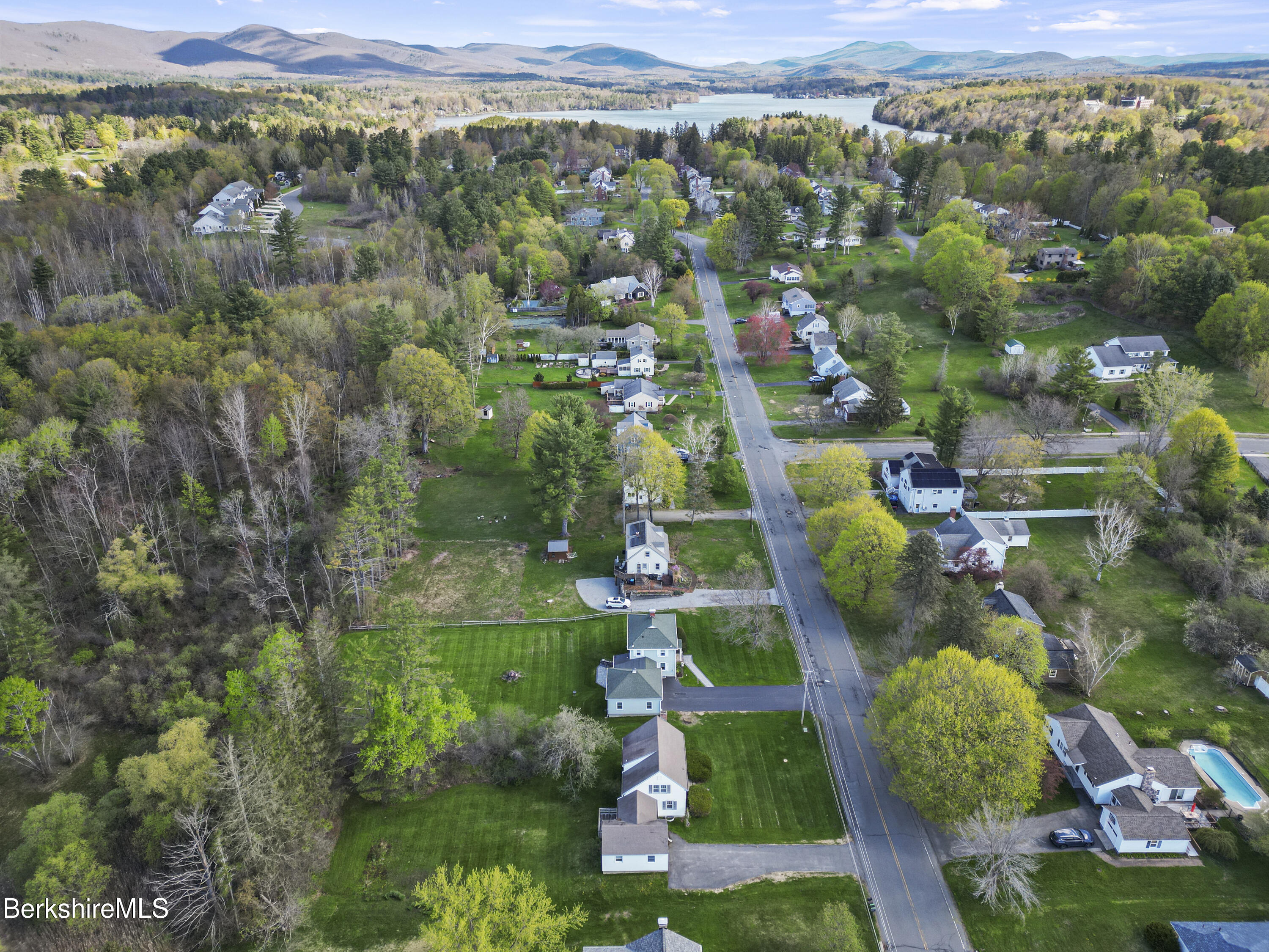 194 Eleanor Road Pittsfield, MA 01201 - Photo 38 of 39 910 Aerial View