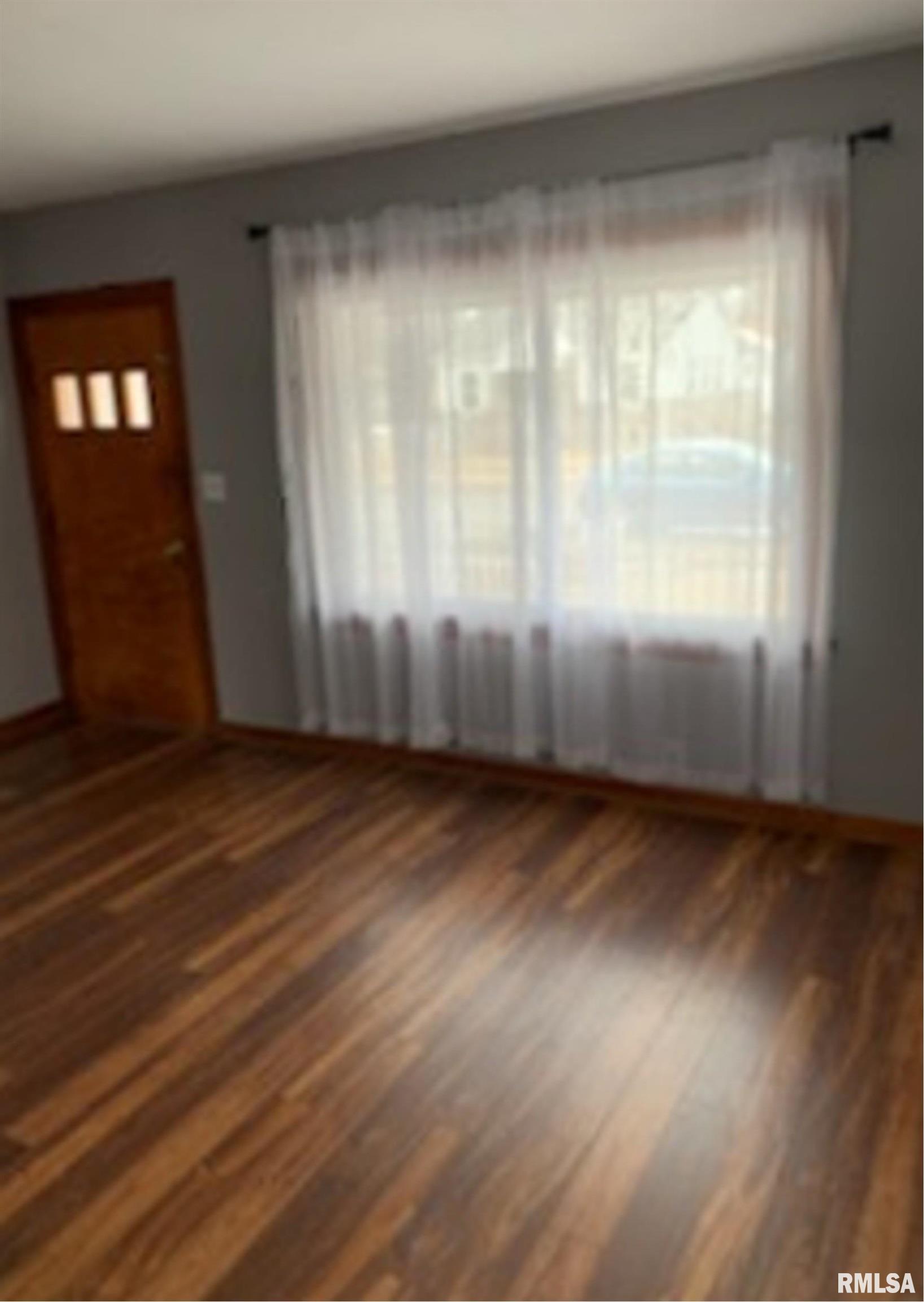 1704 East Keys Avenue Springfield, IL 62702 - Photo 3 of 15