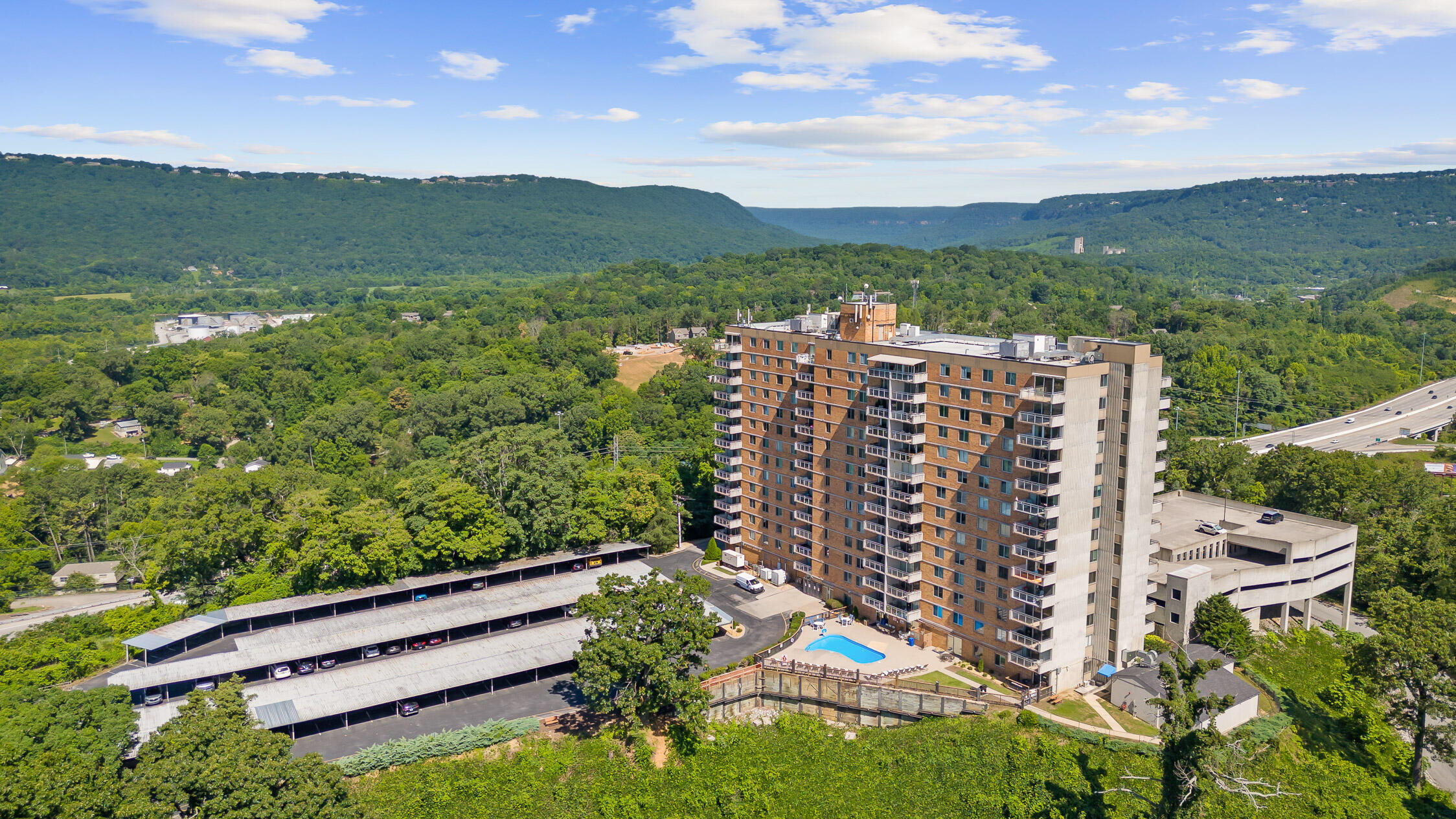 1131 Stringers Ridge Road, Unit 7A Chattanooga, TN 37405 - Photo 1 of 39 Pinnacle12
