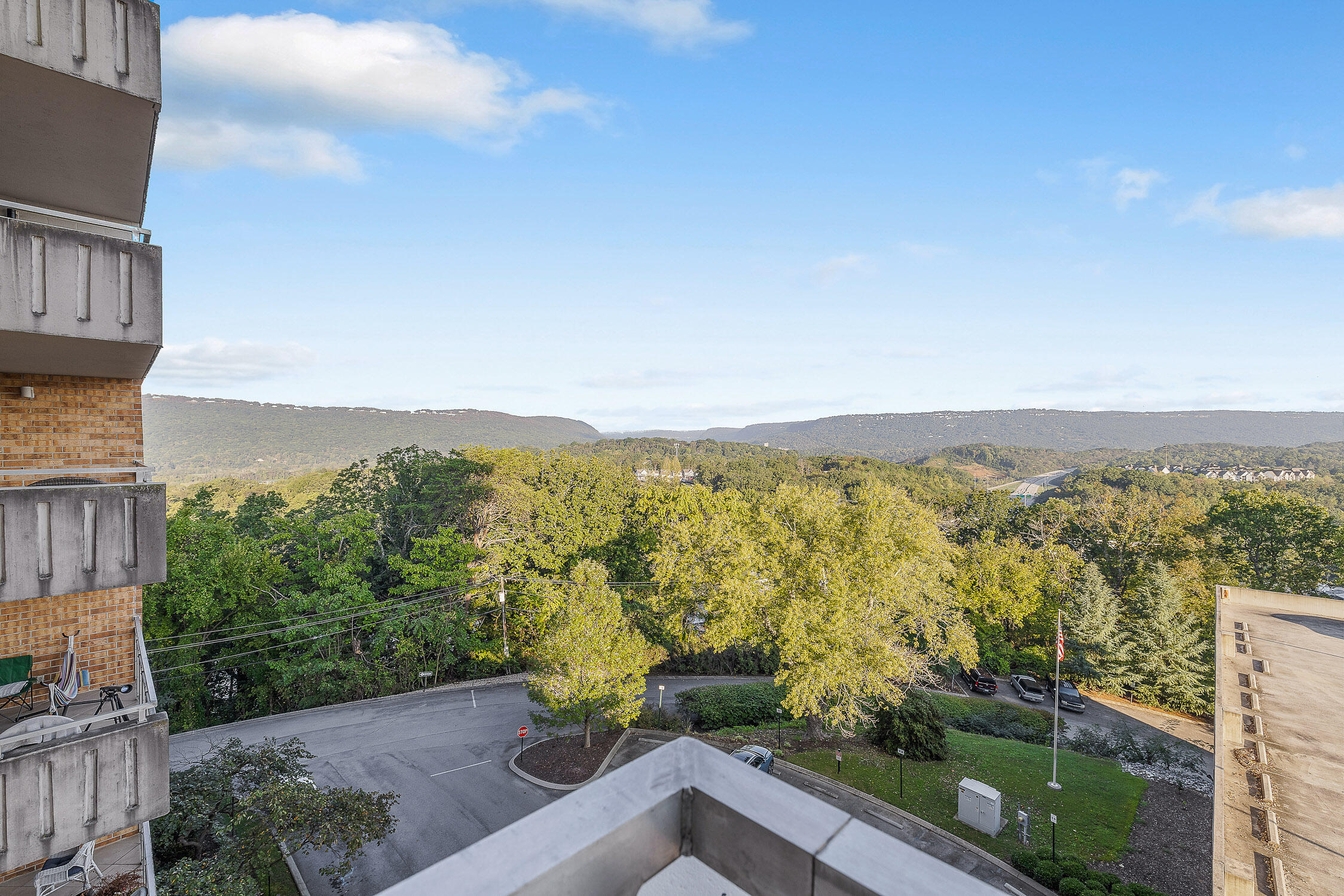 1131 Stringers Ridge Road, Unit 7A Chattanooga, TN 37405 - Photo 19 of 39 Pinnacle-12
