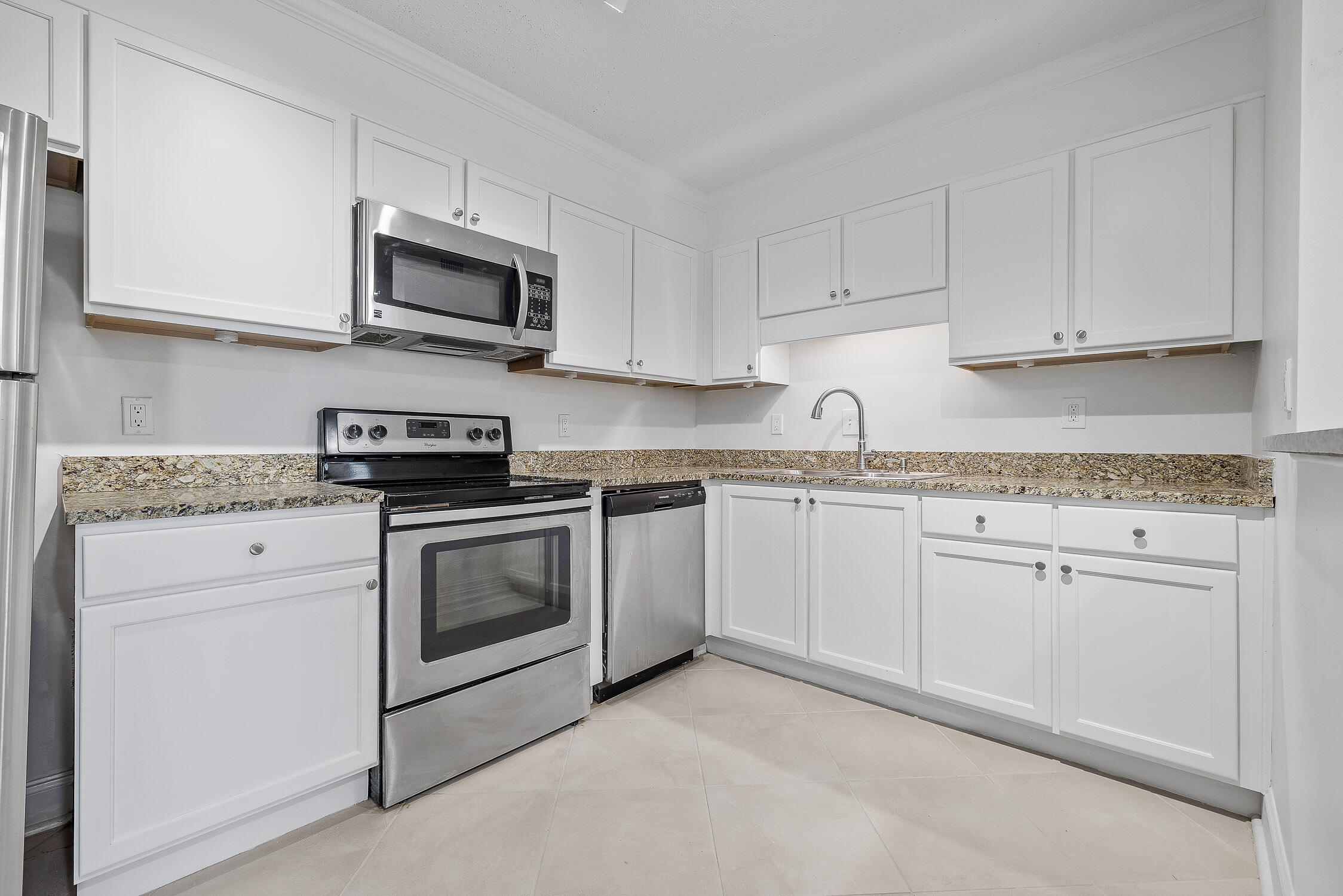 1131 Stringers Ridge Road, Unit 7A Chattanooga, TN 37405 - Photo 22 of 39 Pinnacle-15