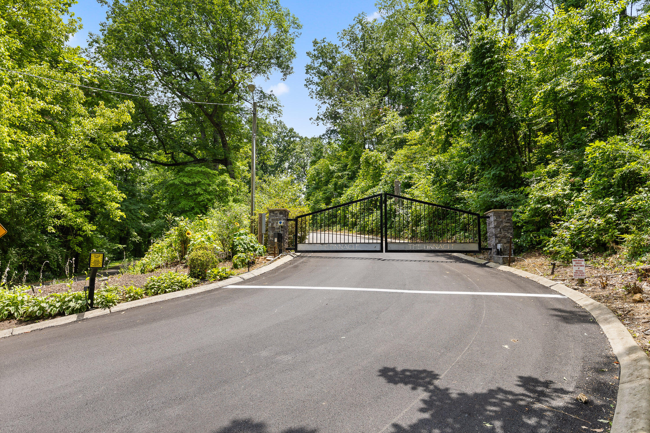 1131 Stringers Ridge Road, Unit 7A Chattanooga, TN 37405 - Photo 4 of 39 Pinnacle13