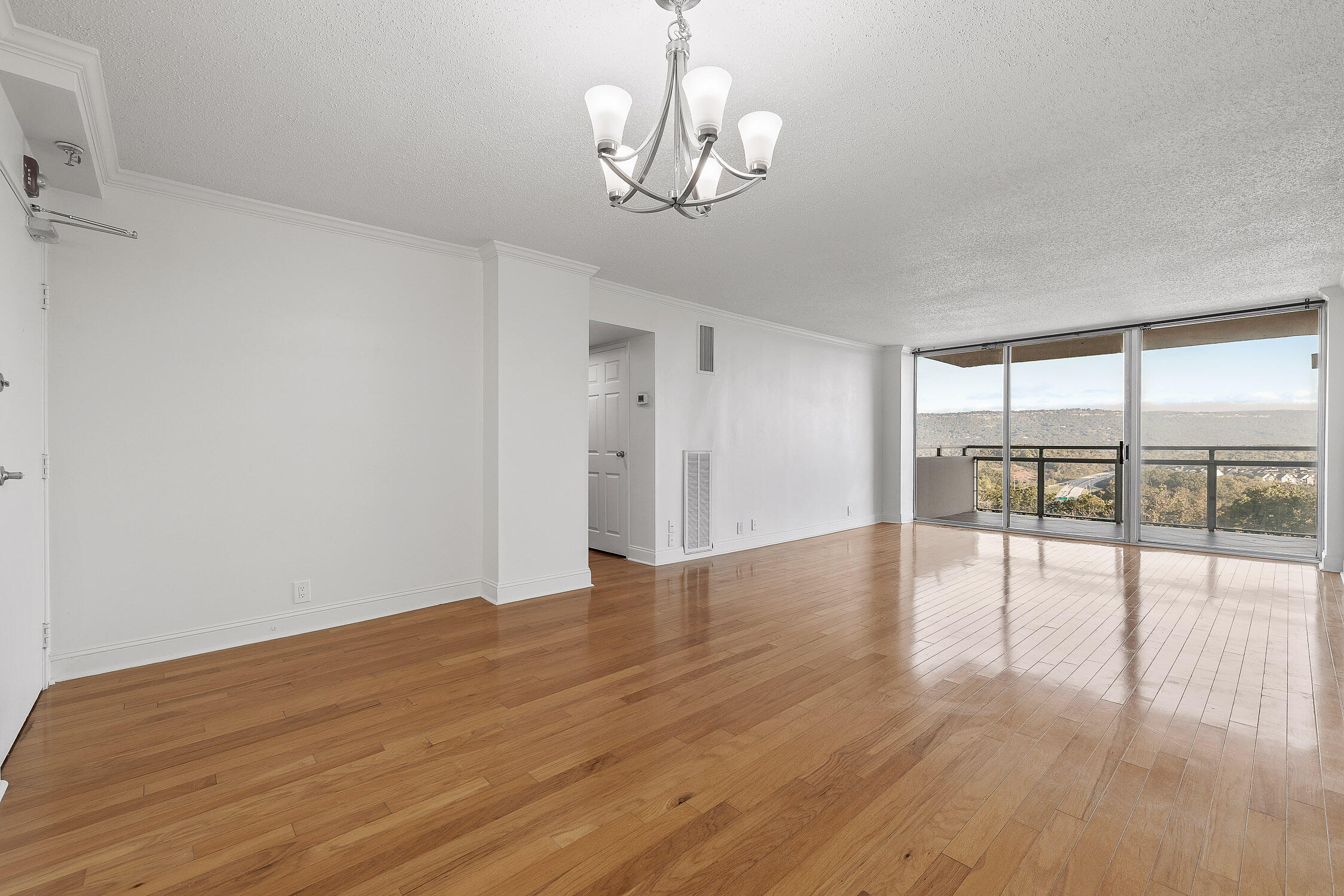 1131 Stringers Ridge Road, Unit 7A Chattanooga, TN 37405 - Photo 8 of 39 Pinnacle-1
