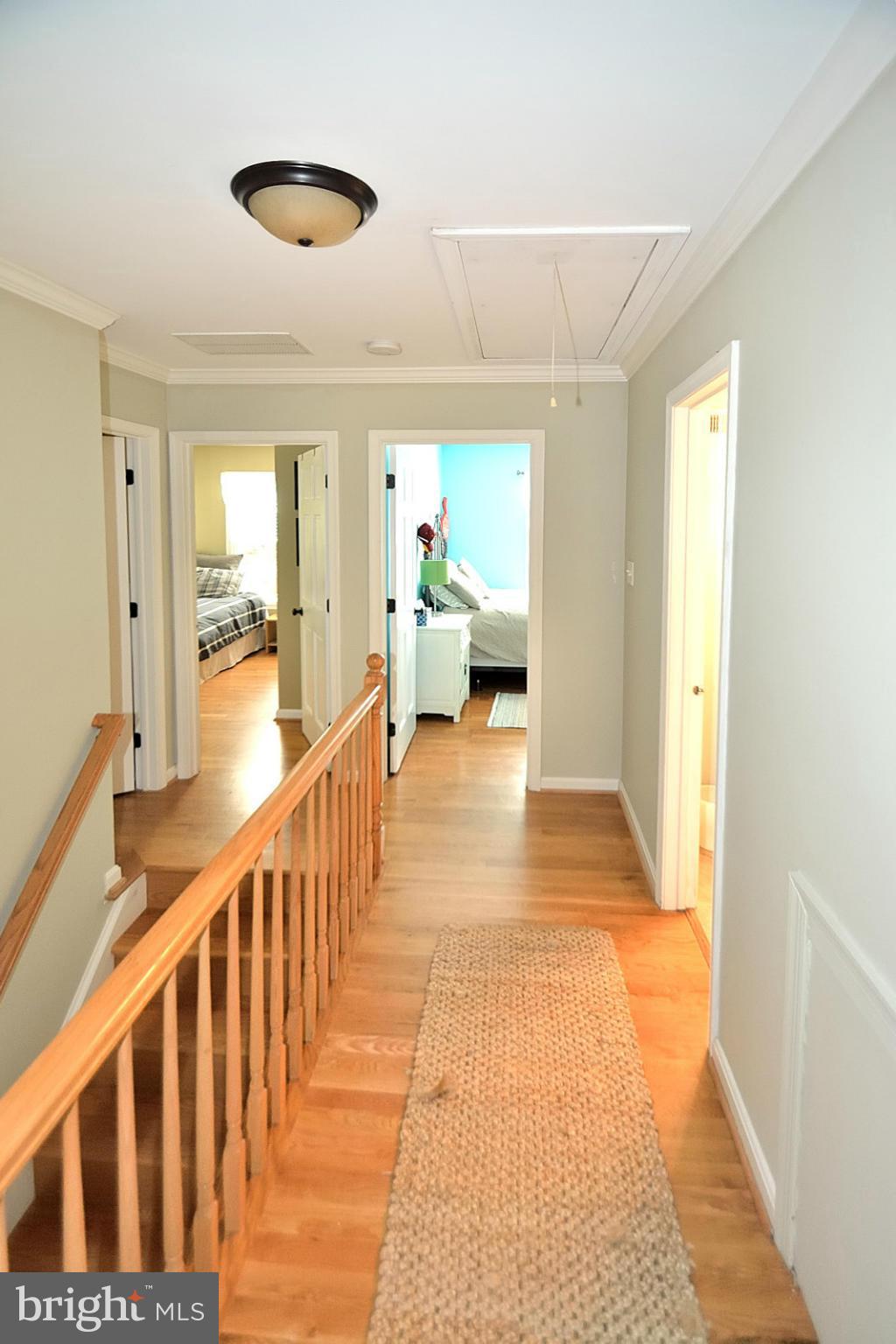 2422 Wanda Way Reston, VA 20191 - Photo 23 of 30 UPPER LEVEL HALL