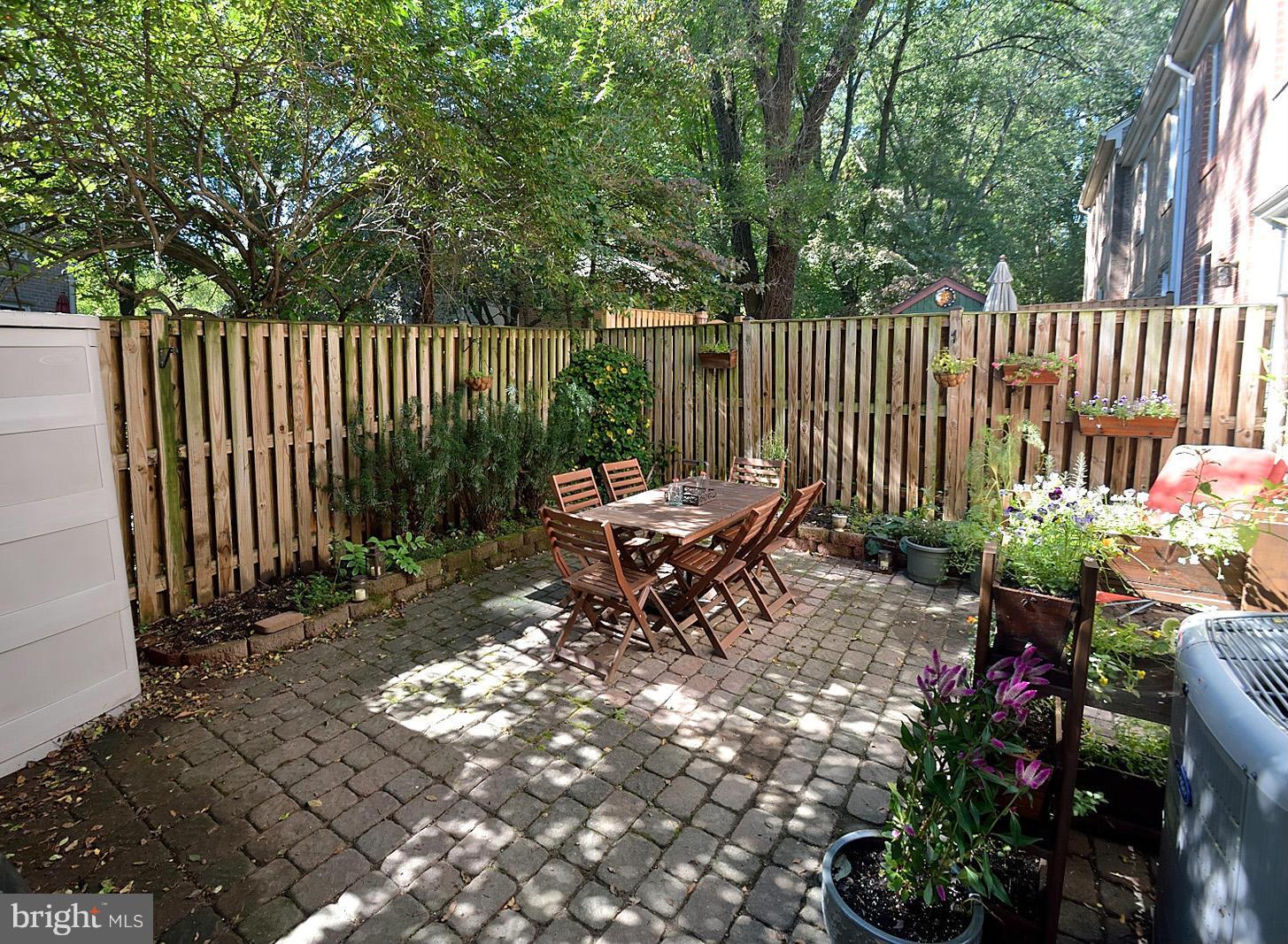 2422 Wanda Way Reston, VA 20191 - Photo 29 of 30 Exterior (Rear)