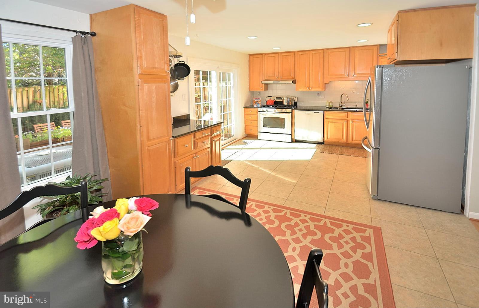 2422 Wanda Way Reston, VA 20191 - Photo 4 of 30 Kitchen
