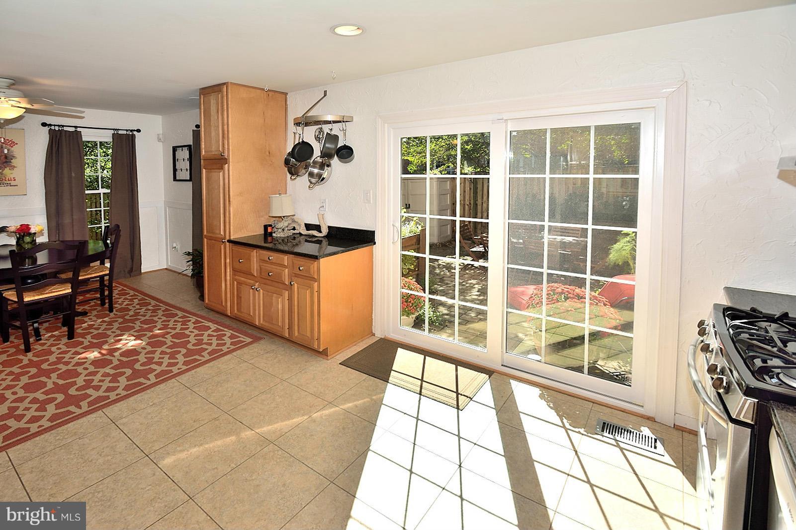 2422 Wanda Way Reston, VA 20191 - Photo 8 of 30 Kitchen