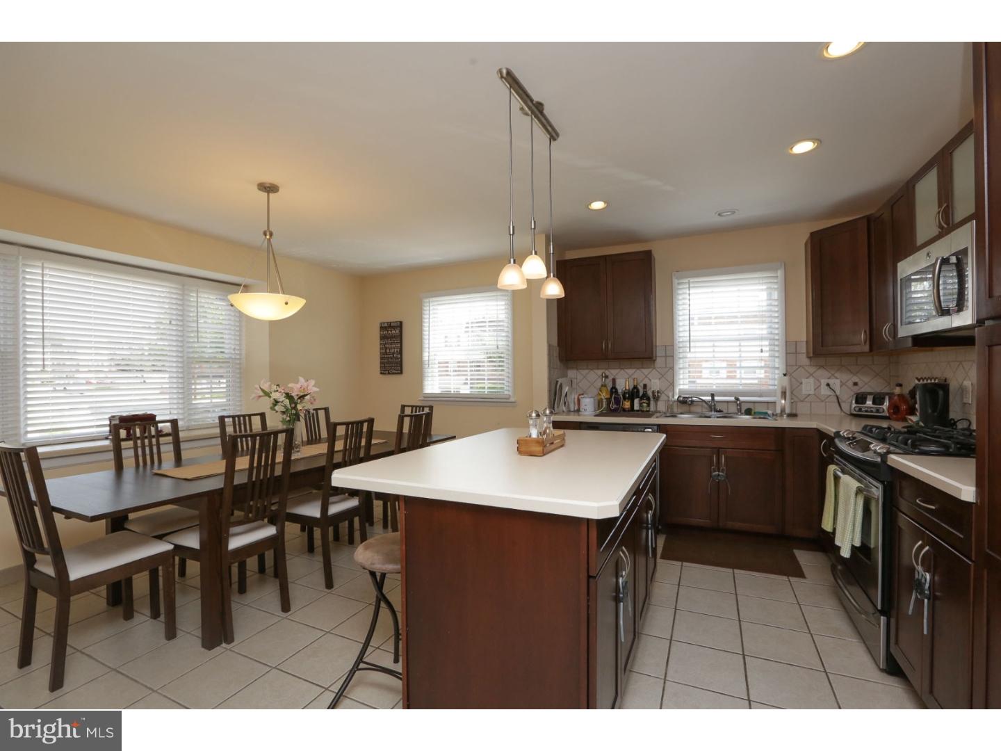 1142 Morefield Road Philadelphia, PA 19115 - Photo 12 of 25