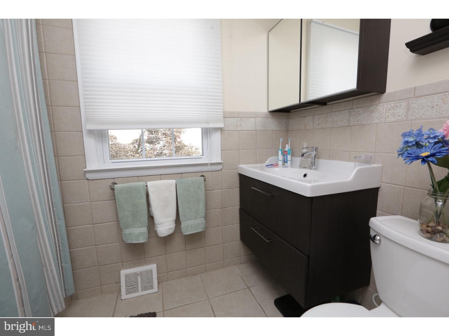 1142 Morefield Road Philadelphia, PA 19115 - Photo 14 of 25