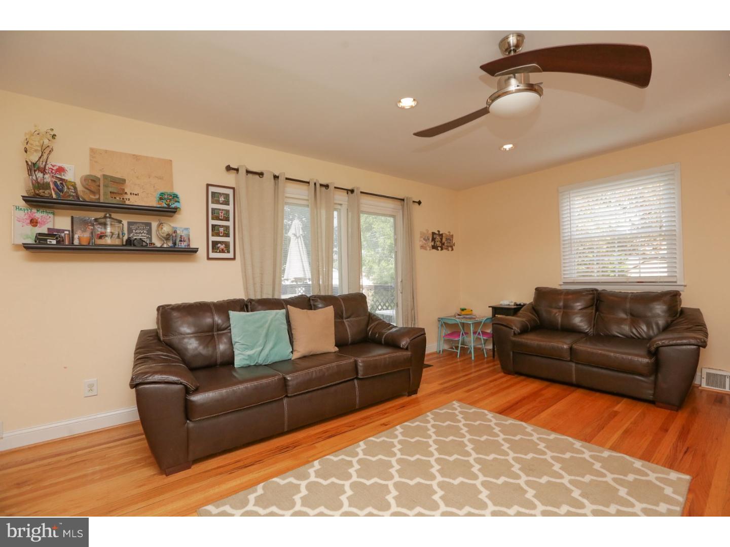 1142 Morefield Road Philadelphia, PA 19115 - Photo 5 of 25