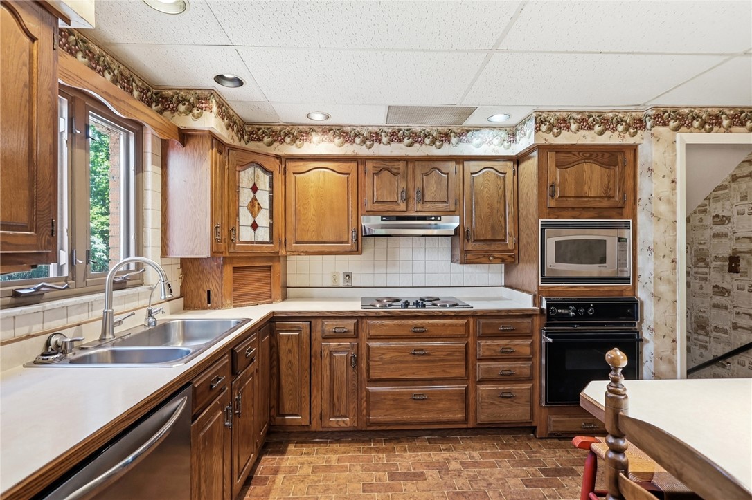 2504 Cross Country Road Beavercreek, OH 45431 - Photo 14 of 46