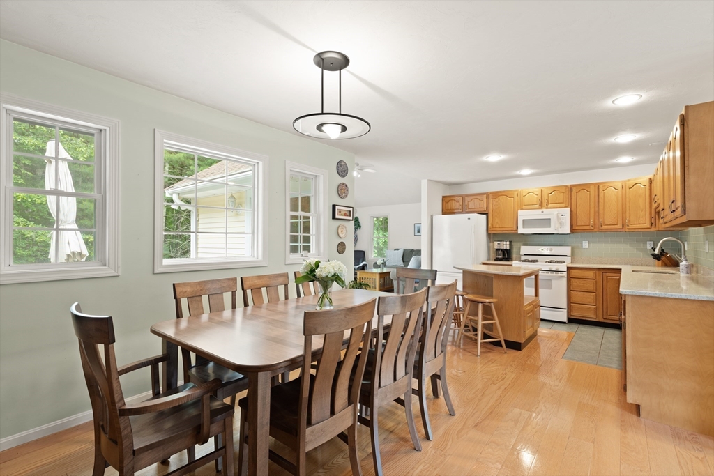 33 Alger Way Stoughton, MA 02072 - Photo 13 of 38