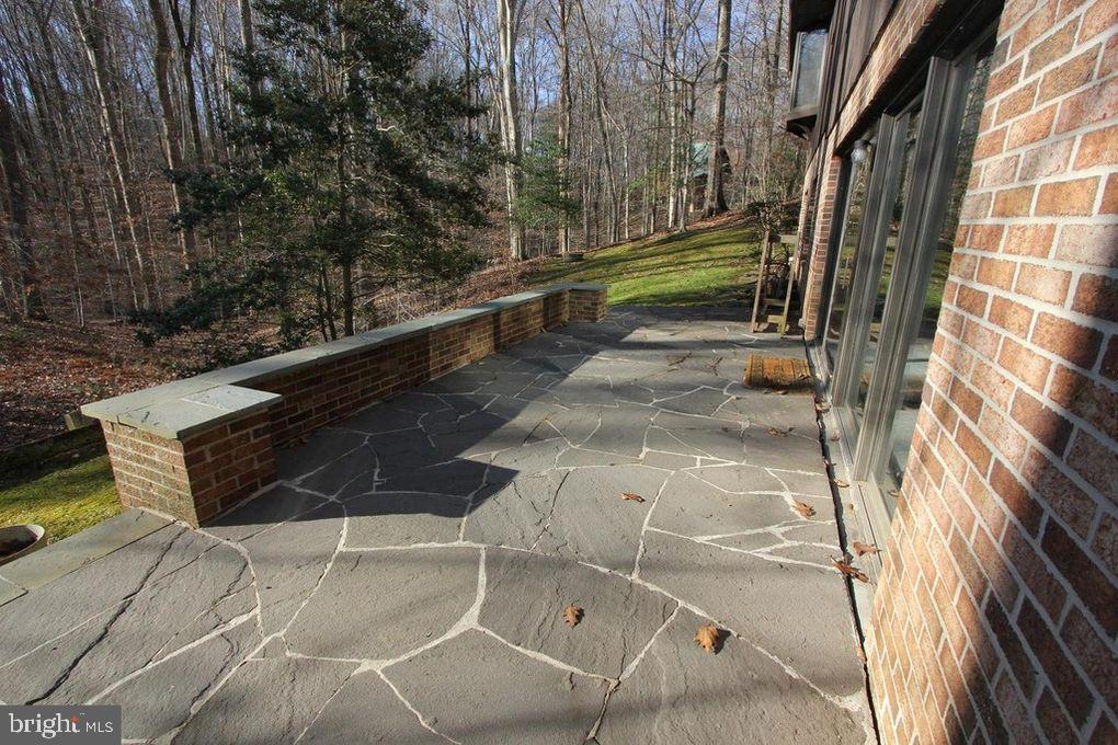 10264 Greystone Road Manassas, VA 20111 - Photo 21 of 23 a view of balcony