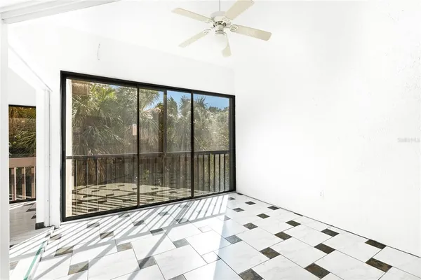 $345,000 | 1648 Starling Drive, Unit 202, Sarasota, FL 34231