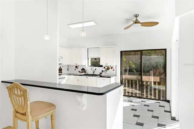 $399,000 | 1648 Starling Drive, Unit 202, Sarasota, FL 34231