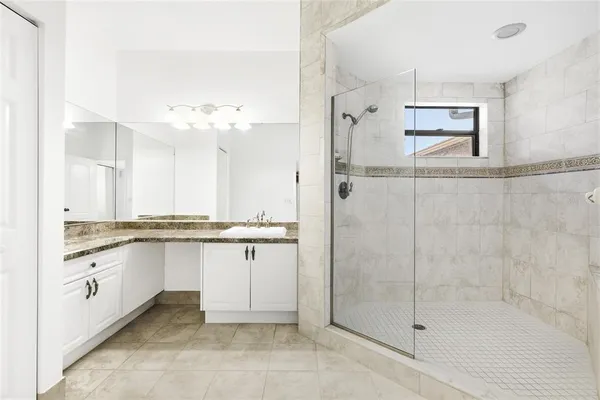 $345,000 | 1648 Starling Drive, Unit 202, Sarasota, FL 34231