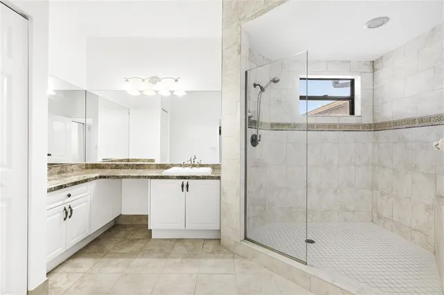 $399,000 | 1648 Starling Drive, Unit 202, Sarasota, FL 34231