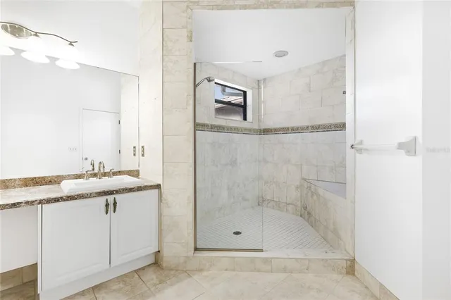 $399,000 | 1648 Starling Drive, Unit 202, Sarasota, FL 34231